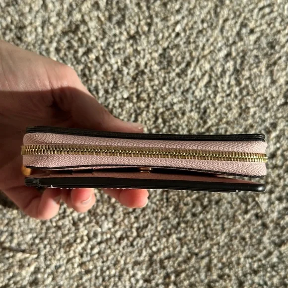 Louis Vuitton Wallet - Picture 3 of 11
